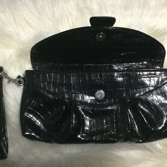 Guess Bags Guess Wristlet Clutch Purse Black Patent Leather Poshmark